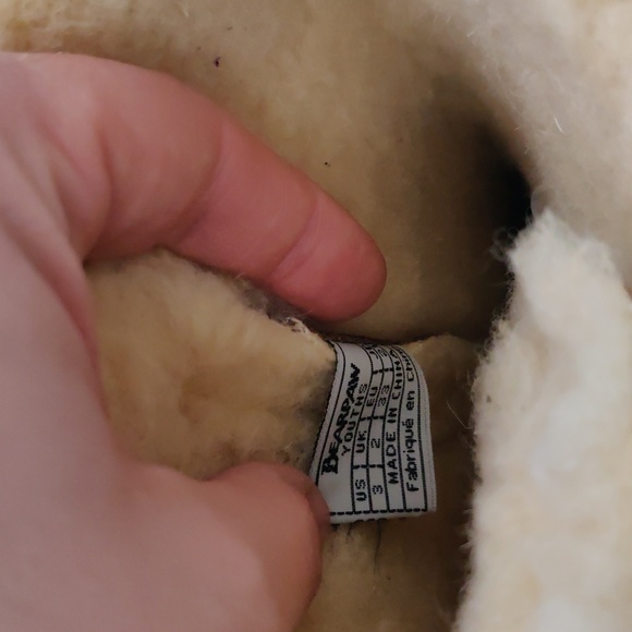 New! BearPaw 2250Y Tan, Lori, girls Suede side 2 button/loop closure sz 3 Boot - Picture 9 of 11